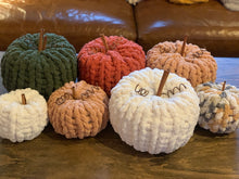 Load image into Gallery viewer, Chenille Chunky Knit Pumpkins
